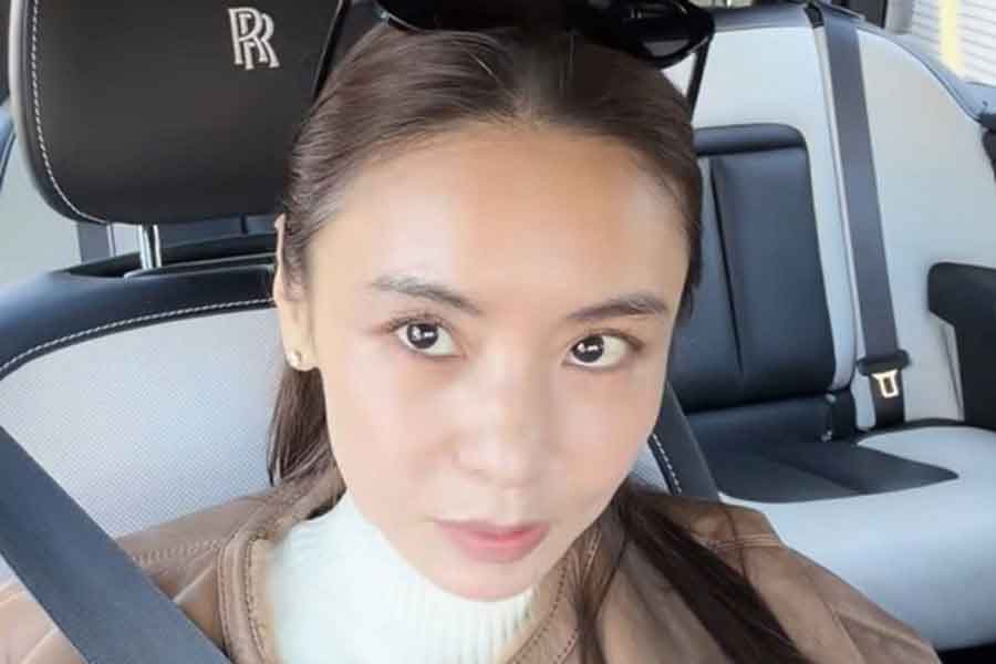 夫とともに休日を満喫する滝沢眞規子さん【出典：YouTube「TAKIMAKI Channel」よりスクリーンショット】