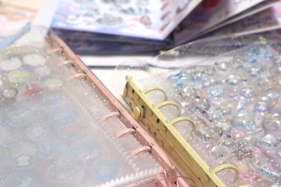 空前のブームとなっている立体シール（写真はイメージ）【写真：写真AC】