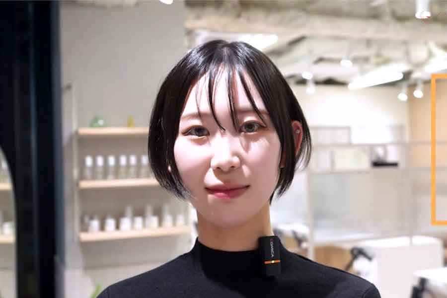 立体感のあるシルエットと大人びた雰囲気で、劇的な垢抜けを叶えた女性【出典：YouTube「イメチェンチャンネル SENJYU内田航」よりスクリーンショット】