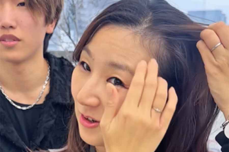 髪の毛がペタッとしてしまうのが悩みという女性【出典：インスタグラム（@view_terashi_short）よりスクリーンショット】