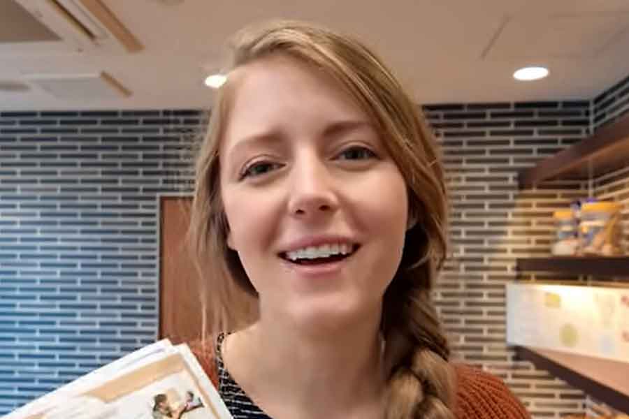 ジェイソンさんの妻・リネルさん【出典：YouTube「Jason Ray ジェイソン・レイ」よりスクリーンショット】