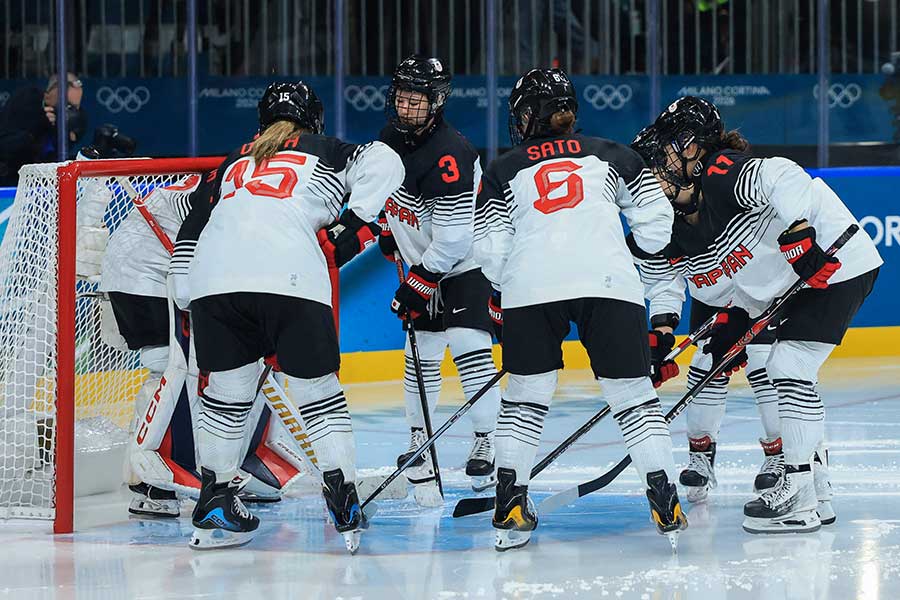 ドイツ代表と熱戦を繰り広げたスマイルジャパン【写真：Aflo】