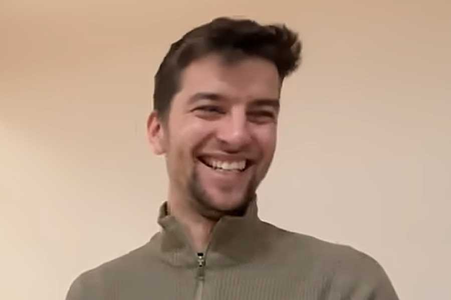 ドイツからやってきたフランズさん【出典：YouTube「日本食冒険記Tokyo Food Adventures」よりスクリーンショット】