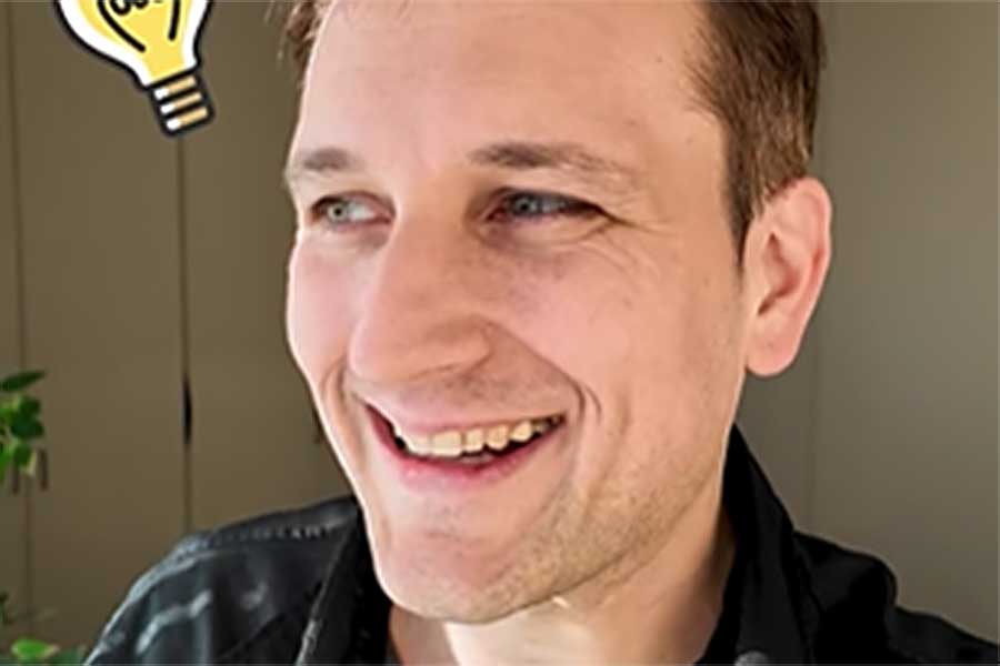 料理を思いつく、日本に染まる前のオレリアン・プダさん【出典：インスタグラム（bebechan_france）よりスクリーンショット】