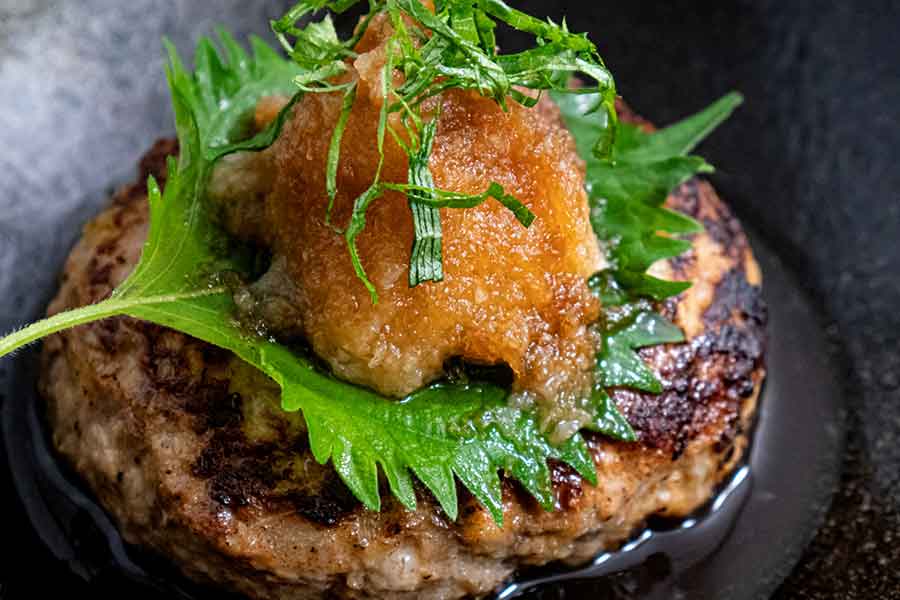 大根おろしを乗せた和風ハンバーグ（写真はイメージ）【写真：写真AC】