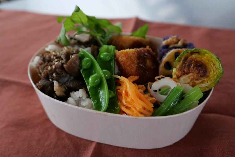 滝沢さんが作った野菜たっぷりの弁当【出典：インスタグラム（makikotakizawa）よりスクリーンショット】