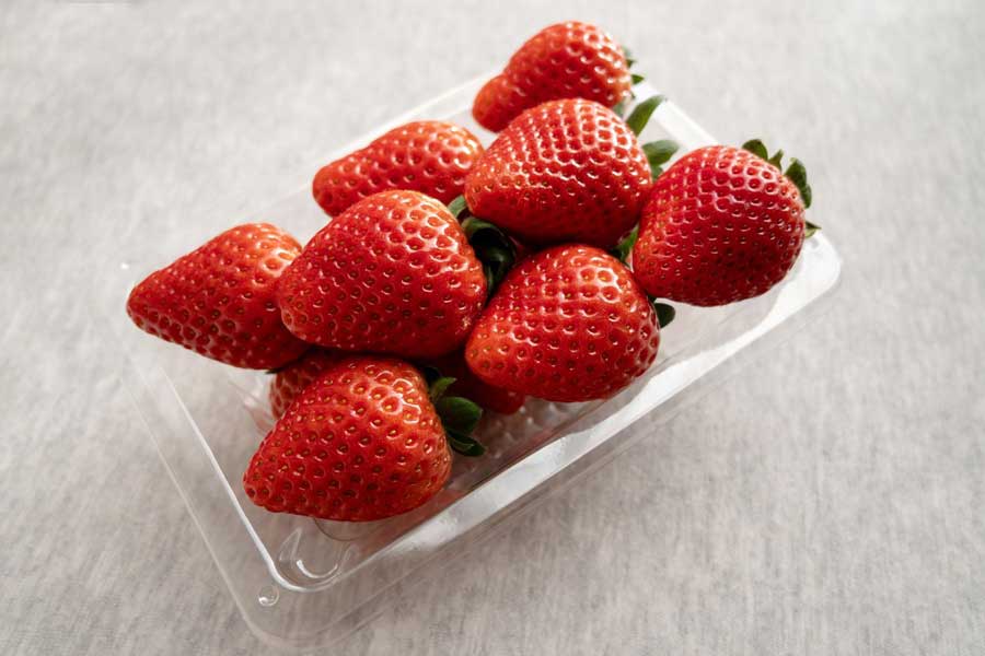 独特の甘酸っぱさが人気のイチゴ（写真はイメージ）【写真：写真AC】