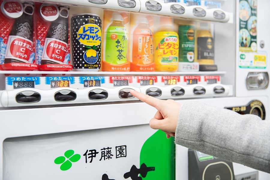 ホットのドリンクが出る自販機に驚き（写真はイメージ）【写真：PIXTA】