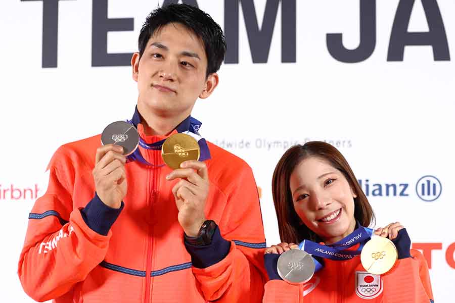 快挙を成し遂げた木原龍一選手と三浦璃来選手【写真：Aflo】