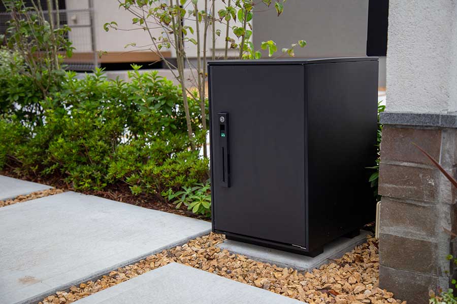 戸建ての宅配ボックス。さまざまなタイプがある（写真はイメージ）【写真：PIXTA】