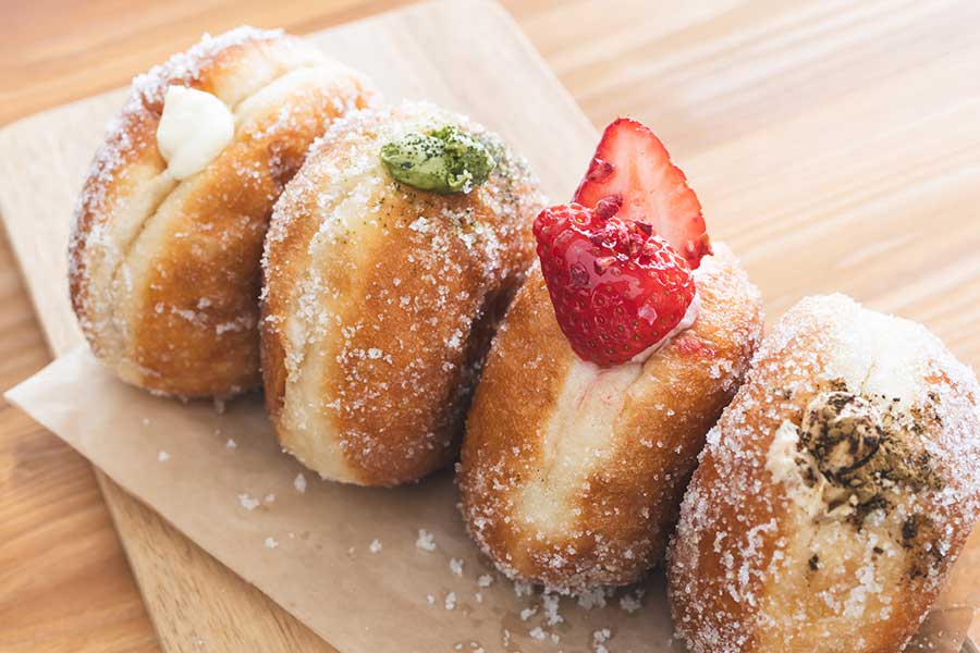 ふわふわ食感で人気の生ドーナツ（写真はイメージ）【写真：PIXTA】