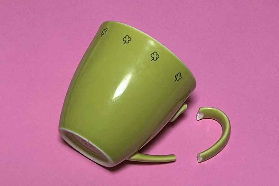 客室の備品を壊し、申告なしでチェックアウトするのはマナー違反（写真はイメージ）【写真：写真AC】