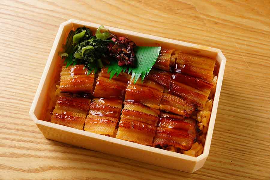 新幹線の車中で楽しむための弁当を買ったはずが“痛恨のミス”(写真はイメージ)【写真:PIXTA】