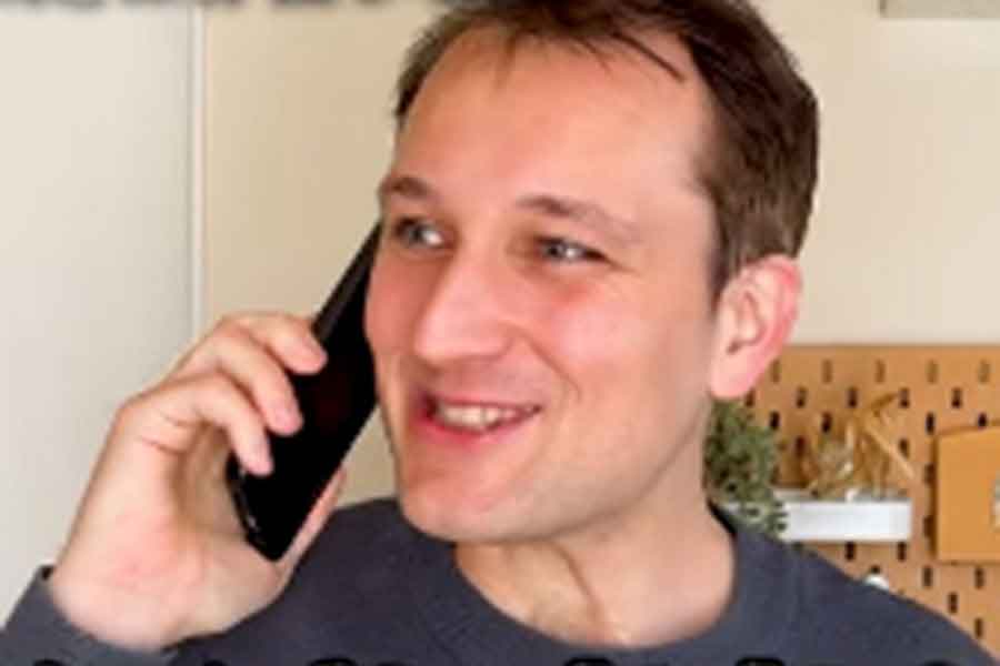 「日本に染まる前」を再現する、フランス人YouTuberのオレリアン・プダさん【出典:インスタグラム(bebechan_france)よりスクリーンショット】