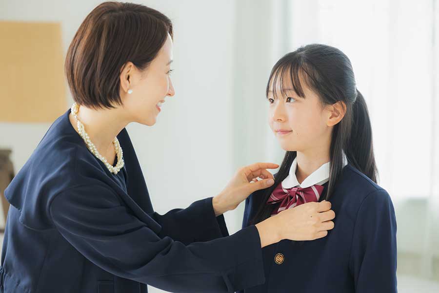 制服には、おさがりの選択肢も。子どもはどう思う？（写真はイメージ）【写真：PIXTA】