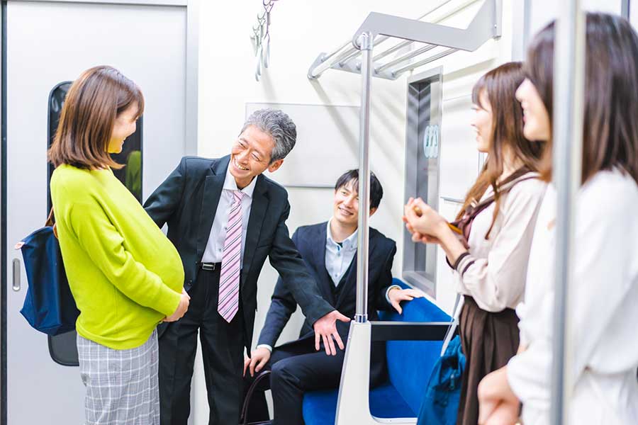 日本人は親切で互いに相手を尊重している（写真はイメージ）【写真：写真AC】