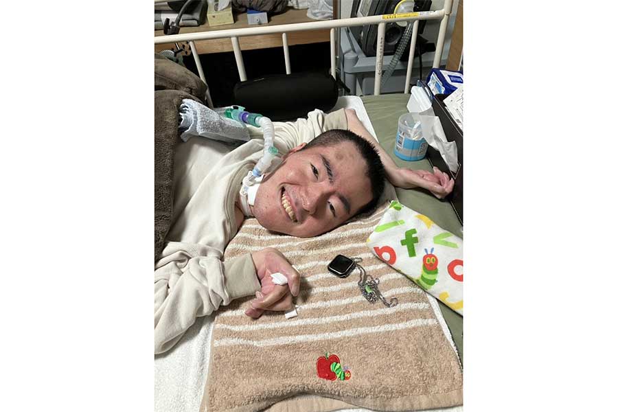 脊髄性筋萎縮症という難病と闘うウッディさん【写真:本人提供】