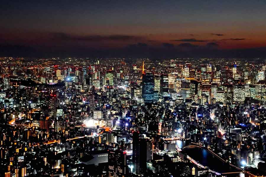スカイツリーから望む東京の夜景（写真はイメージ）【写真：PIXTA】