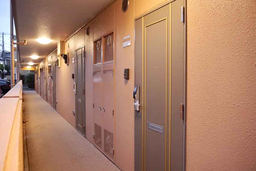 つきあいがないマンションの隣人にメッセージを送ったところ…（写真はイメージ）【写真：写真AC】