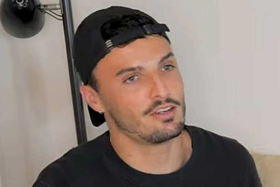 日本で2人の息子を育てる、フランス人パパのレオさん【出典：YouTube「Bebechan - 日本のフランス人」よりスクリーンショット】