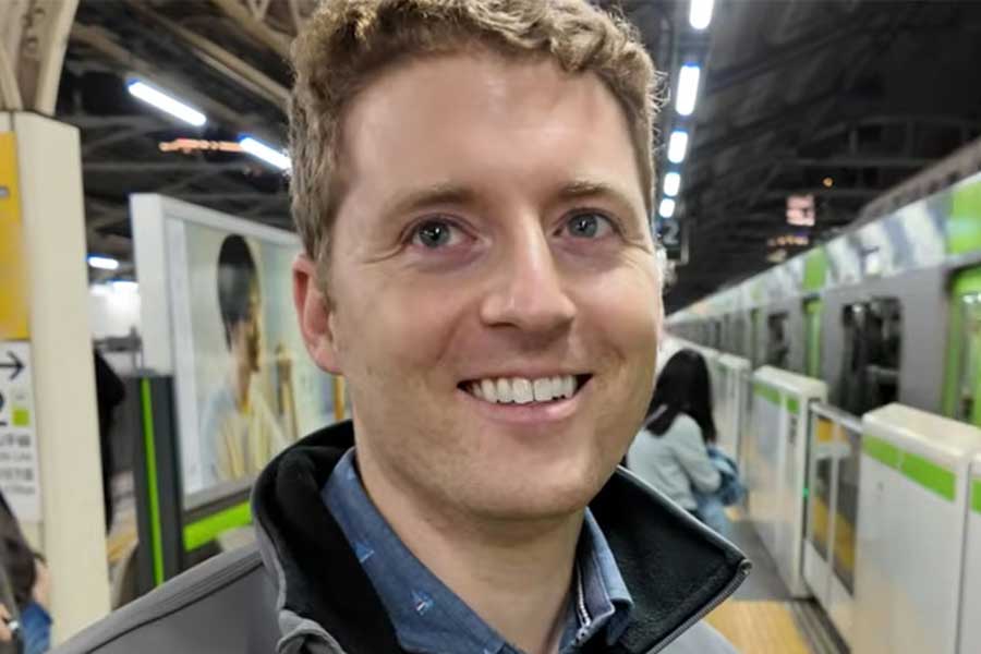 アメリカ人YouTuber・ジェイソンさんと日本旅行を楽しむトレヴァンさん【出典：YouTube「Jason Ray ジェイソンレイ」よりスクリーンショット】