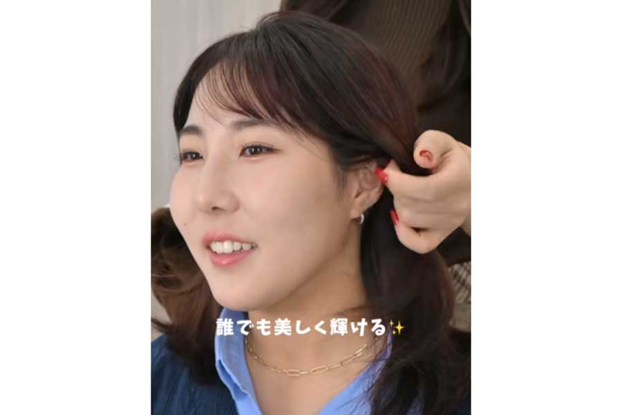 上品なラメと艶やかなリップで、洗練された「ナチュラル美人」へと大変身【出典：TikTok（sala_makeup）よりスクリーンショット】