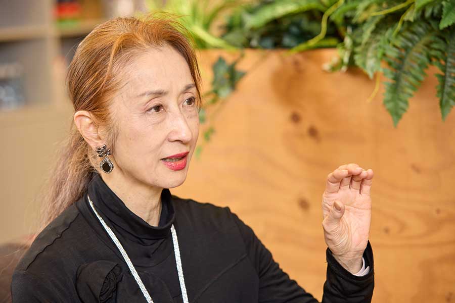 娘役としての矜持を語った若葉ひろみさん【写真：くさかべまき】