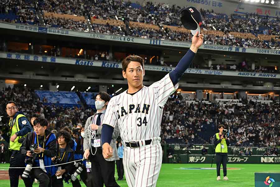 美しい所作が話題になった吉田正尚選手【写真：Getty Images】