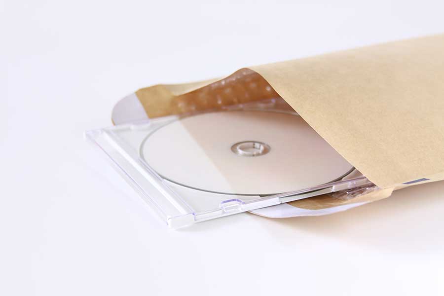 壊れやすいものの梱包に便利なクッション封筒（写真はイメージ）【写真：PIXTA】