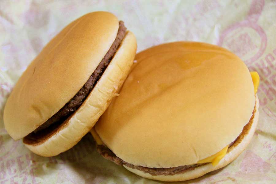 アメリカよりもサイズが小さいとされる日本のハンバーガー（写真はイメージ）【写真：写真AC】
