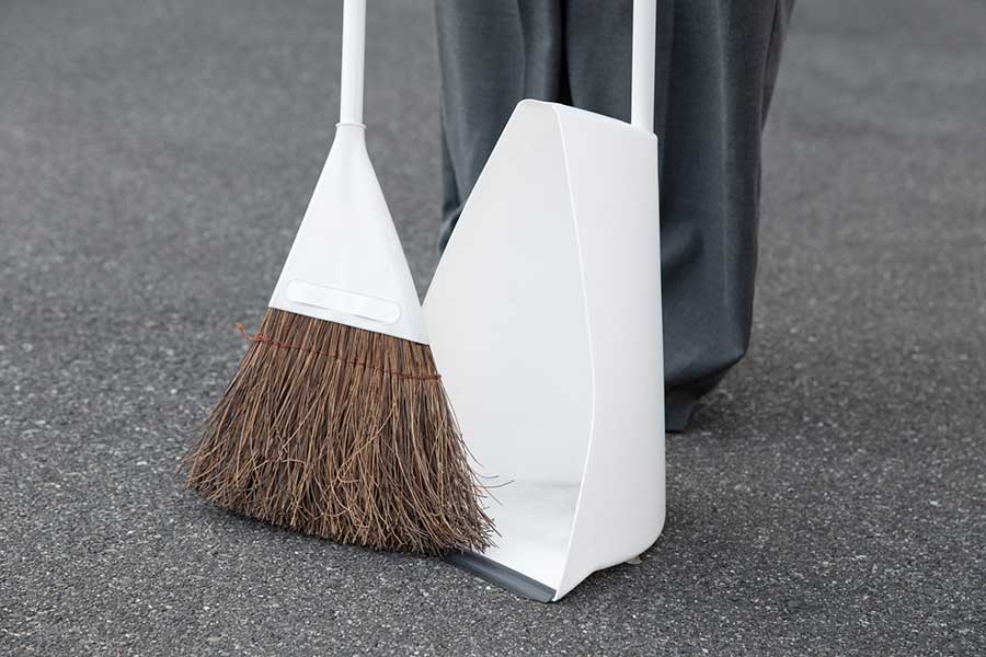 清掃から始まる朝(写真はイメージ)【写真:写真AC】