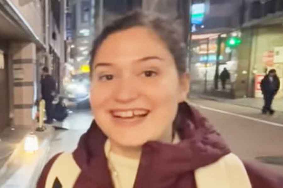 オランダ人のアナさん【出典：YouTube「日本食冒険記Tokyo Food Adventures」よりスクリーンショット】