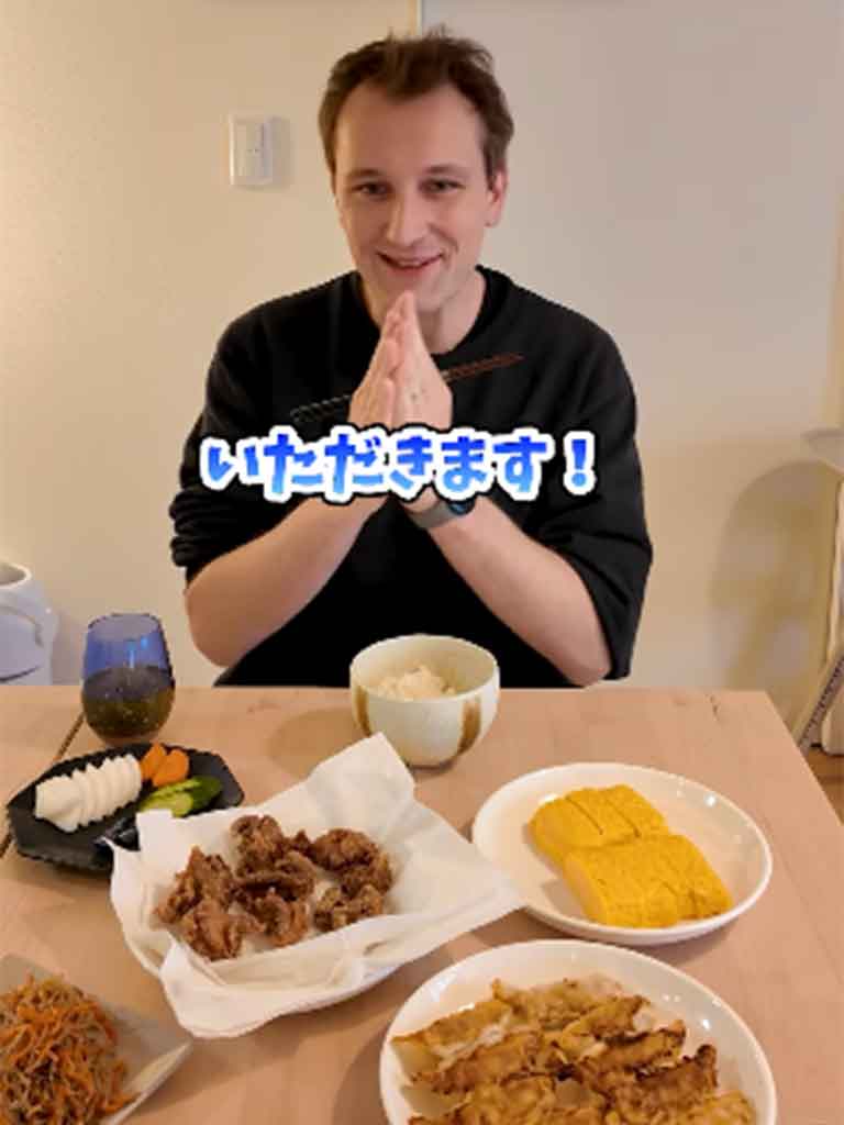 料理をシェアして食べるスタイルに変化【出典：インスタグラム（bebechan_france）よりスクリーンショット】