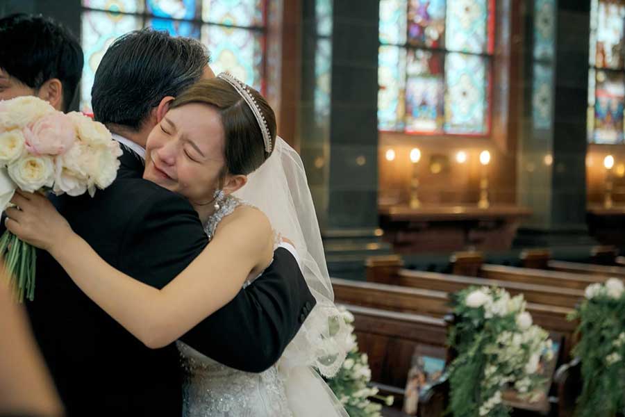 抱き合うwakanaさんと“お父さん”【写真提供:wakana(wkn_03_)さん】