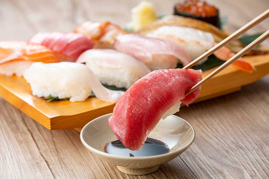 世界各国で定番化しているからこそ、“本場”の味が際立つ寿司（写真はイメージ）【写真：PIXTA】
