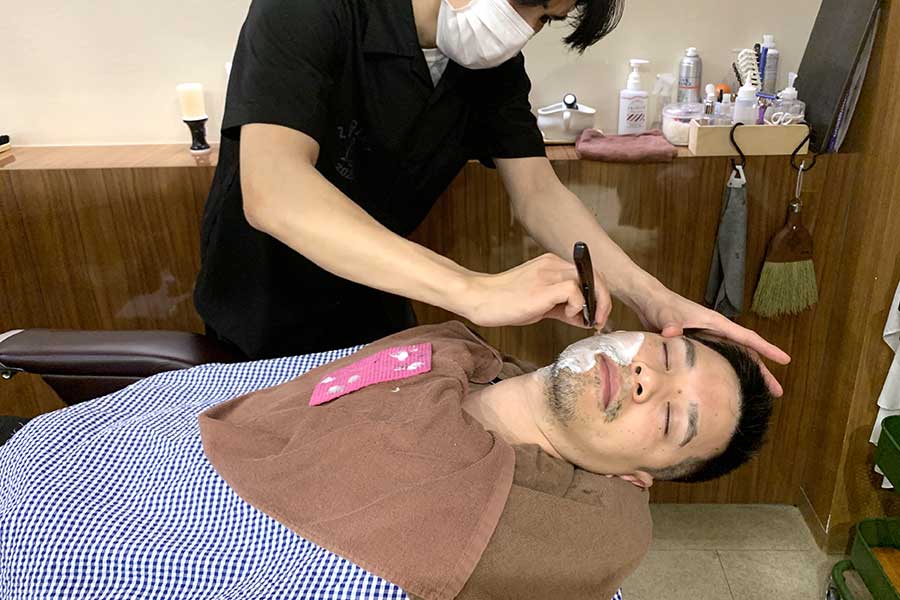 この日のためにヒゲを伸ばしてきたというシュテファンさん【写真：Hint-Pot編集部】