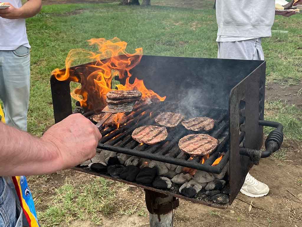 アメリカの公園で行われたバーベキューの様子【写真：Yo】