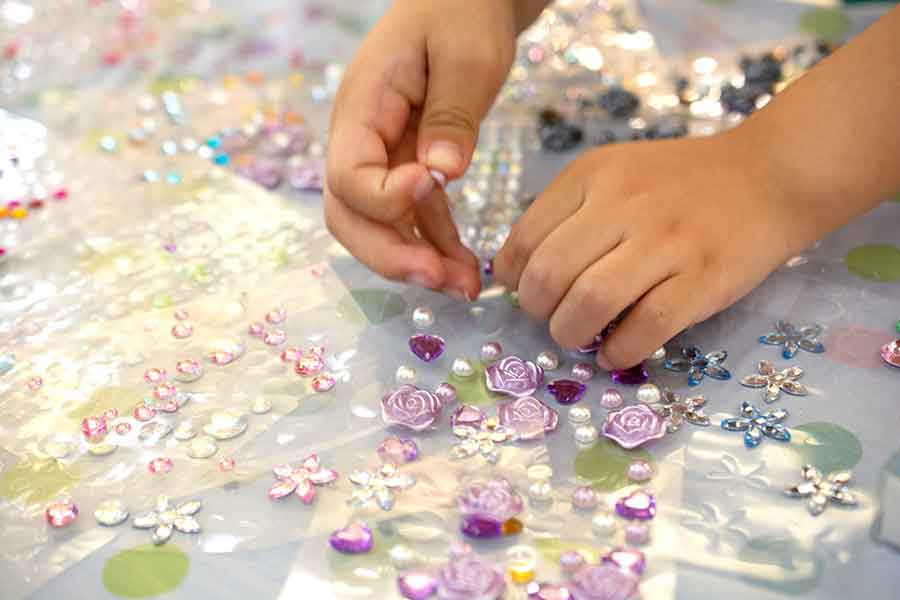 シール帳を巡る盗難事案が話題に（写真はイメージ）【写真：写真AC】