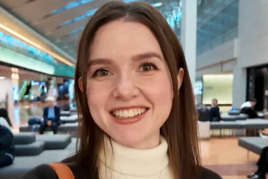 日本で暮らす、フランス人YouTuberのアマンディーヌさん【出典：YouTube「ボンソワールTV BonSoirTV」よりスクリーンショット】