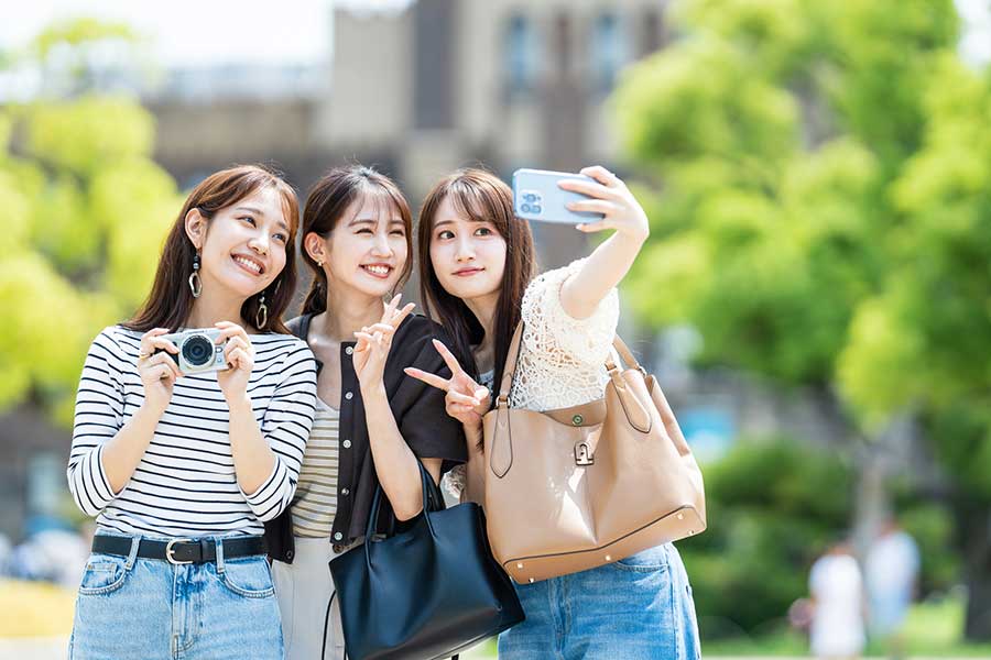 日本とアメリカで“笑顔”に対する感覚が違う!?(写真はイメージ)【写真:PIXTA】