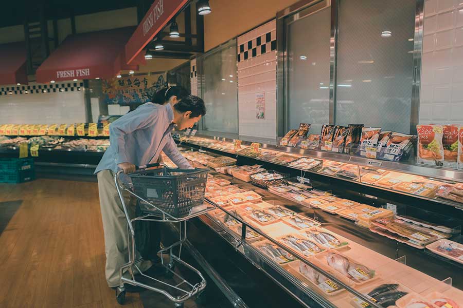 スーパーの鮮魚売り場に並んでいた謎の生き物に仰天！（写真はイメージ）【写真：PIXTA】