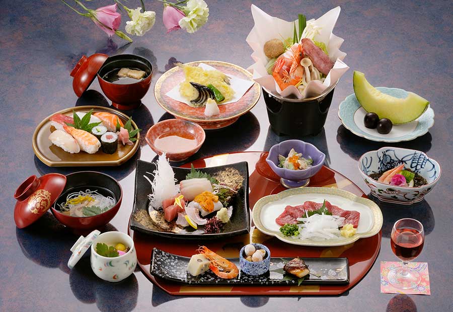 茶道に由来があり、季節感や素材の味を大切にする懐石料理（写真はイメージ）【写真：PIXTA】
