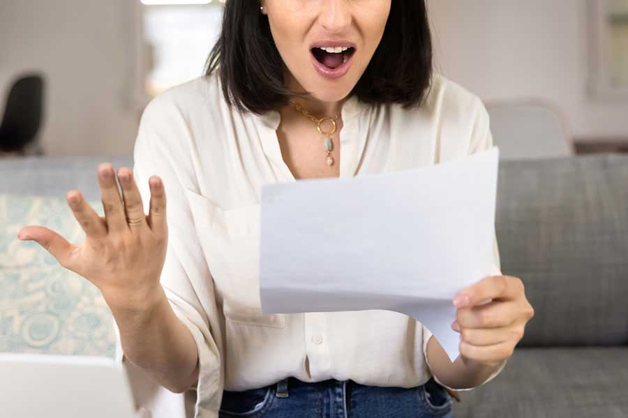 夫から受け取った手紙を見てびっくり！（写真はイメージ）【写真：PIXTA】