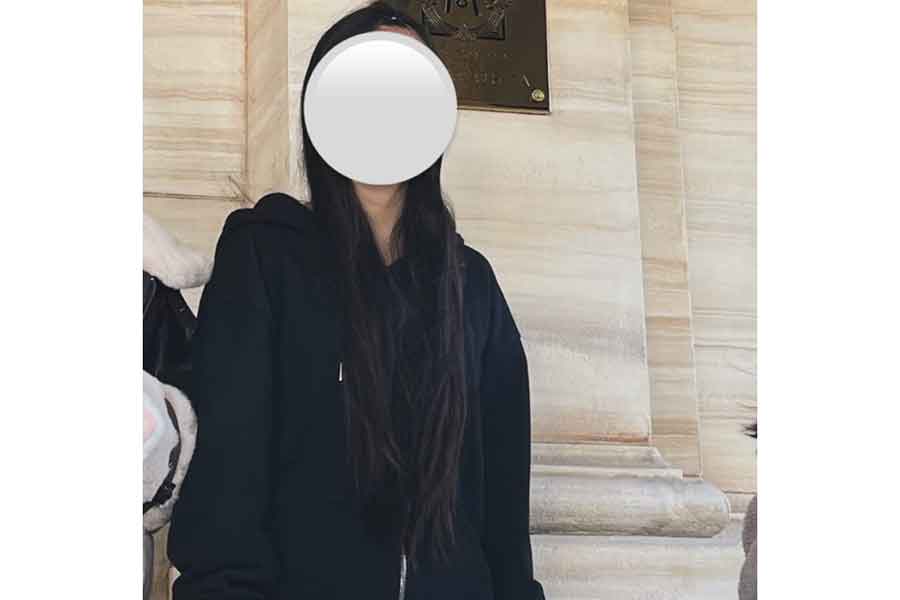 お腹付近まで伸びたロングヘアが印象的だった娘さん【写真提供：R（re_iko__）さん】