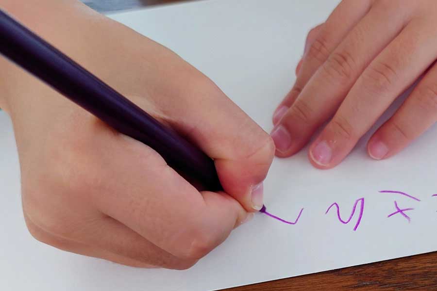 出かけた母に、息子が残した手紙（写真はイメージ）【写真：写真AC】