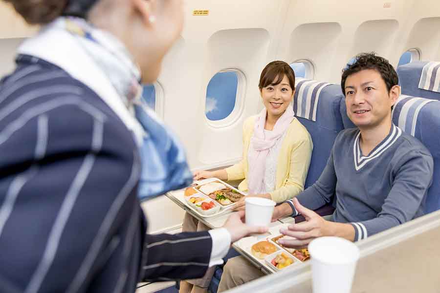 機内食は旅の楽しみのひとつ(写真はイメージ)【写真:PIXTA】