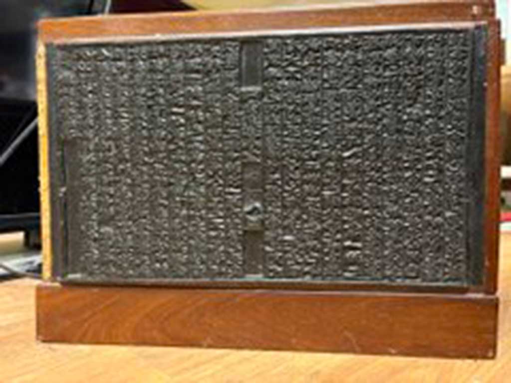 Corbieさんのお母さんが日本で買った木の箱【写真提供：Corbie（@Corbienest）さん】