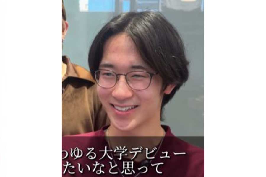 大学デビューを目指して訪れた男性【出典：インスタグラム（view_akada）よりスクリーンショット】