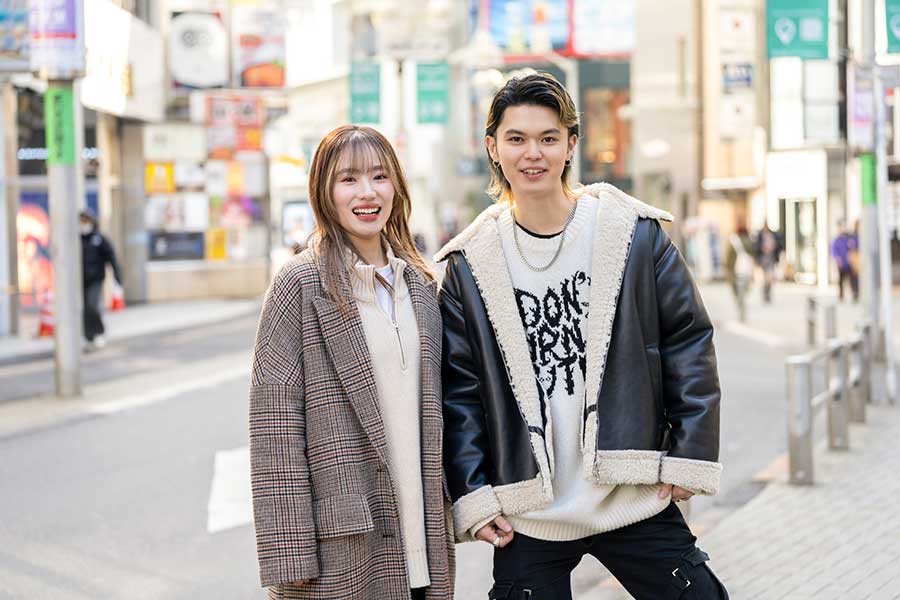 個性的なファッションを楽しむ若者（写真はイメージ）【写真：PIXTA】