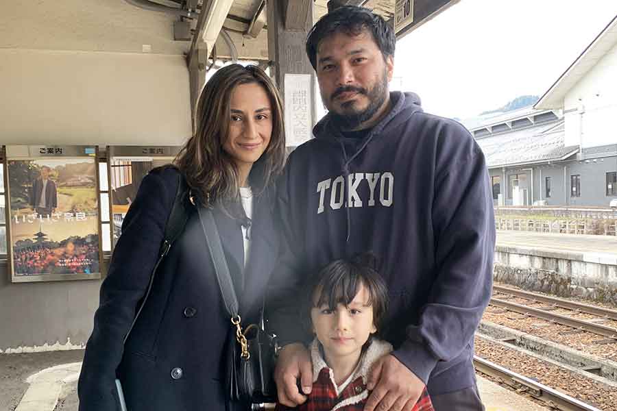 アメリカ人のパルヴィスさん家族【写真:Hint-Pot編集部】